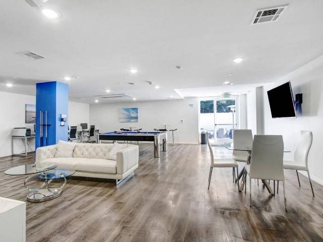 Apartment for rent in Canoga Park, California