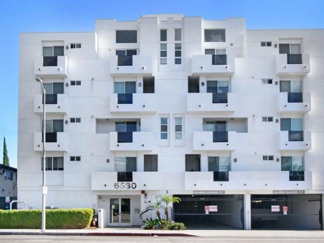 Apartment for rent in Canoga Park, California