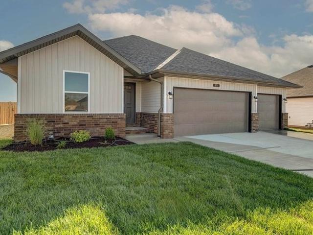 House for sale in Nixa, Missouri