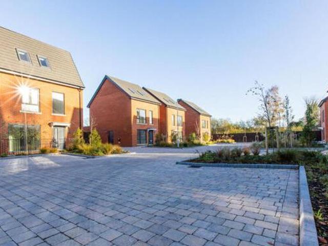 House for sale in Rossmore, Cheshire