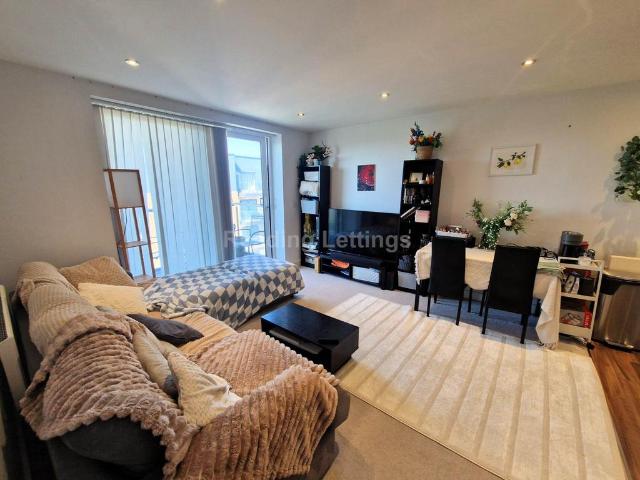 Apartment for rent in Kennet Island, Reading