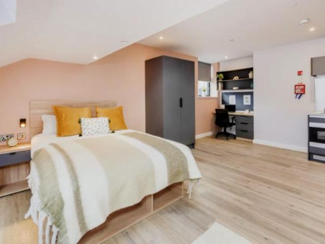 Studio for rent in Woodhouse, West Yorkshire