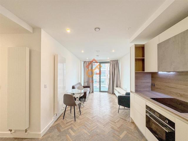 Apartment for rent in Bromley-by-Bow, Poplar Grove