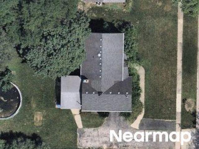 House for sale in Algonquin, McHenry County