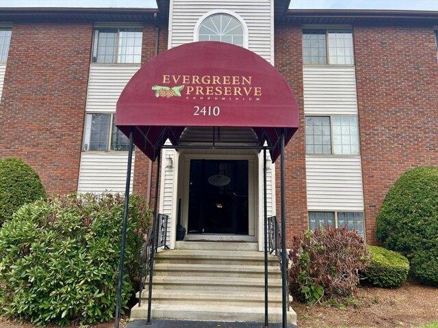 Condo for sale in Lowell