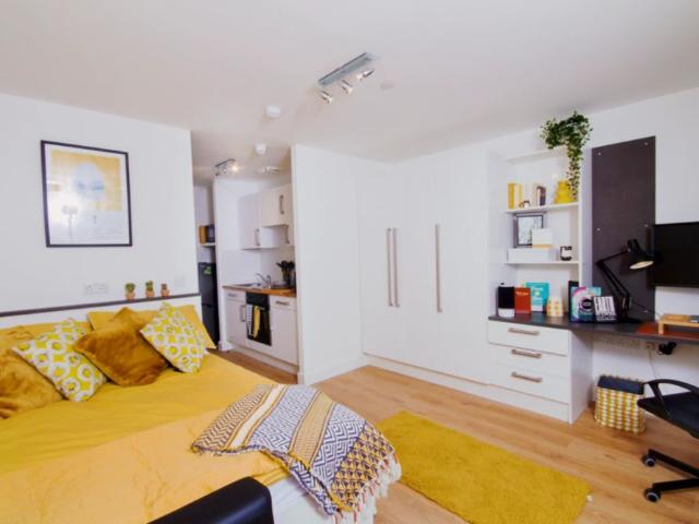 Studio for rent in Hillfields, West Midlands