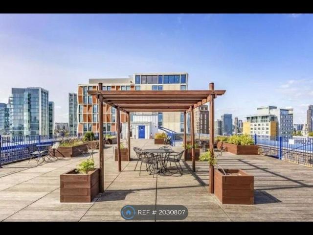 Apartment for rent in St. George in the East, Greater London