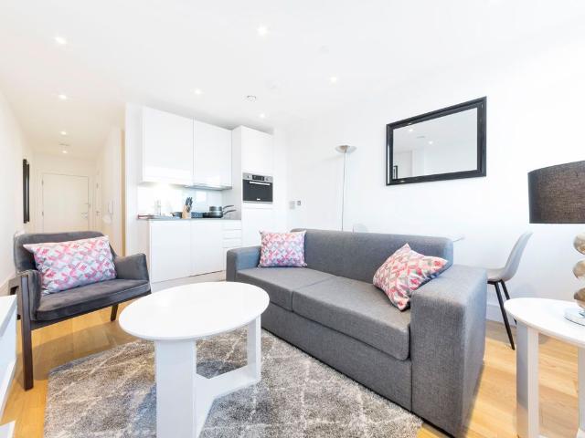 Studio for rent in Slough