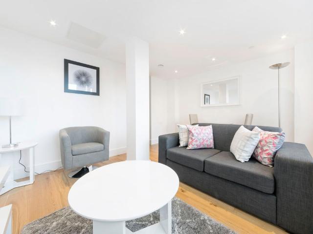 Studio for rent in Slough