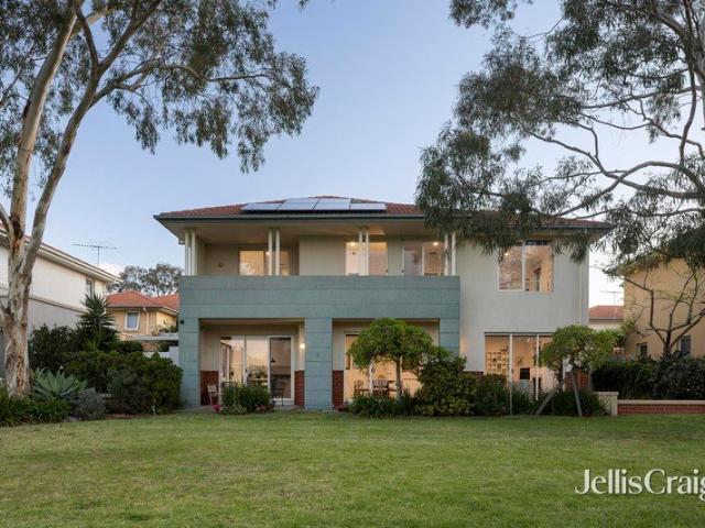 House for sale in Beacon Cove, Melbourne