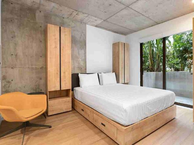 Apartment for rent in Canoga Park, California