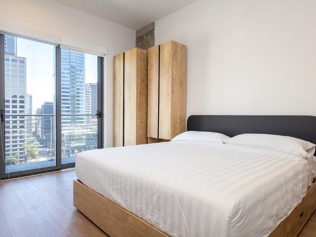 Apartment for rent in Canoga Park, California