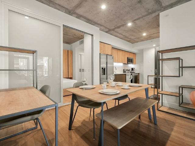Apartment for rent in Canoga Park, California