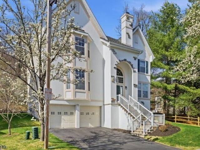 House for sale in Oakland, New Jersey