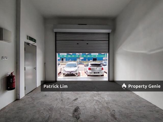 Shop for rent in Malaka