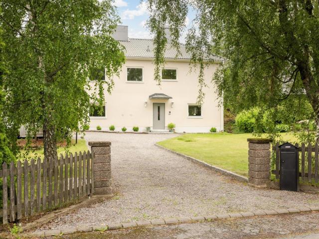 Bostad till salu i Enebyberg, Danderyds kommun