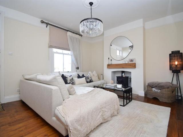 House for rent in Newmillerdam, West Yorkshire