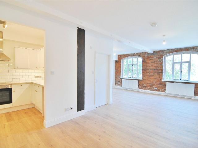Studio for rent in Rodborough, Stroud