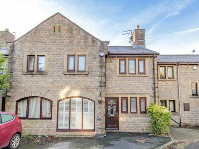 House for sale in Huddersfield, West Yorkshire