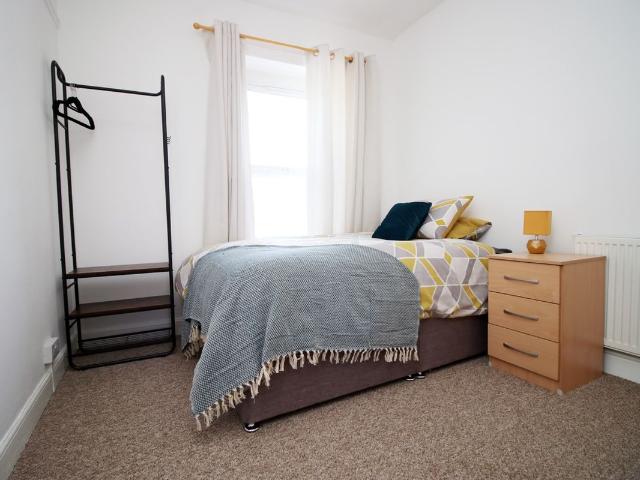 Room for rent in Nangreaves, Wales