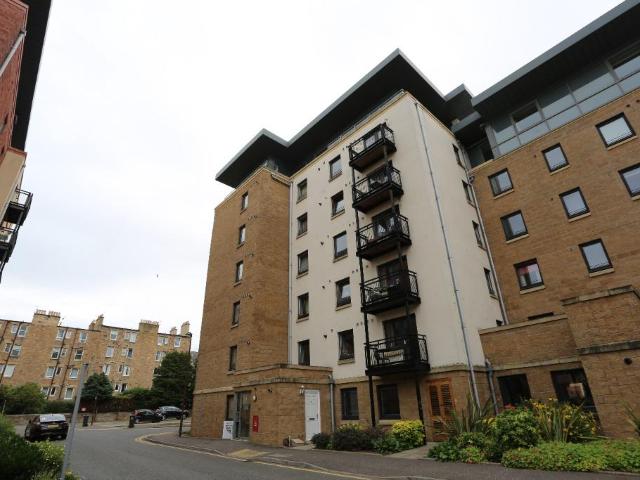 House for rent in Moat, Slateford