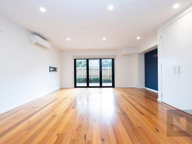 Townhouse for rent in Camerons Creek, Victoria