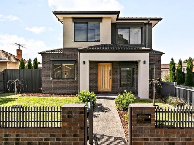 Townhouse for sale in Camerons Creek, Victoria