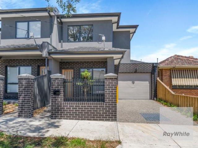Townhouse for sale in Camerons Creek, Victoria