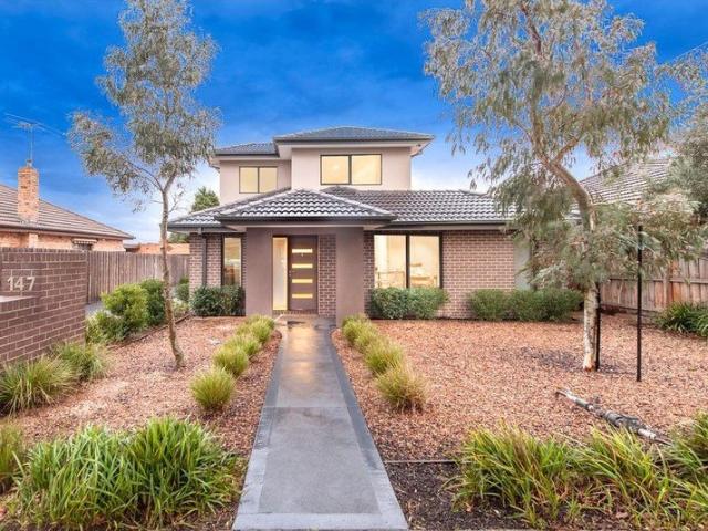 Townhouse for rent in Reservoir, Melbourne