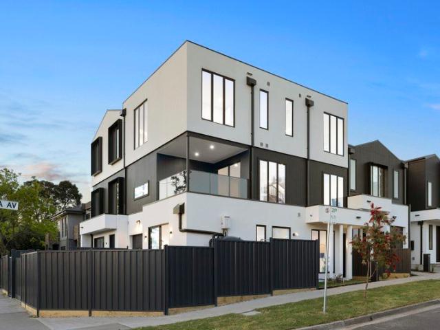 Townhouse for sale in Moorabbin, Melbourne