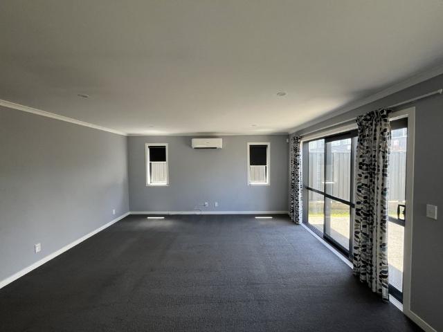 Townhouse for rent in Papakaio, Wellington