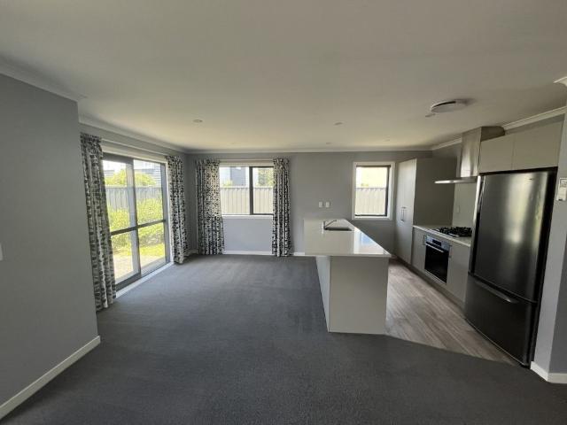 Townhouse for rent in Papakaio, Wellington
