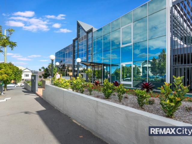 Office for rent in Toombul, Queensland