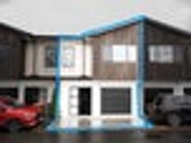 Townhouse for sale in Whitiora