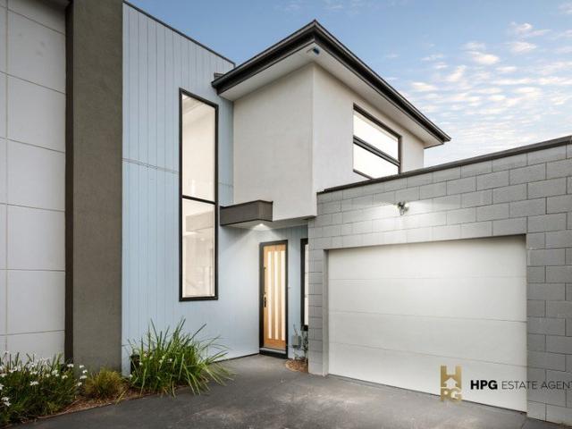 Townhouse for sale in Camerons Creek, Victoria