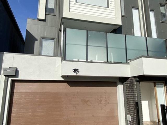 Townhouse for rent in Camerons Creek, Victoria