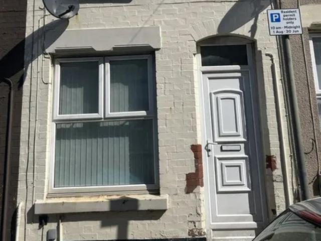House for rent in Calderstones