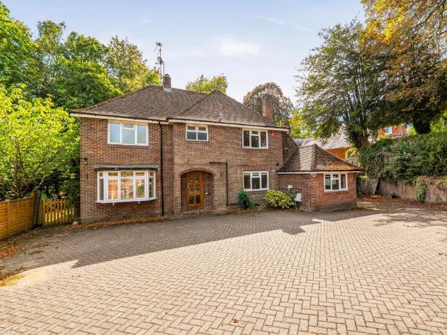 House for rent in Sleepers' Hill, Hampshire