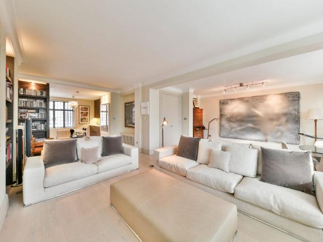 Apartment for rent in Chelsea, Greater London