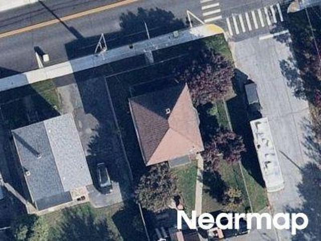 House for sale in Acushnet, Bristol County