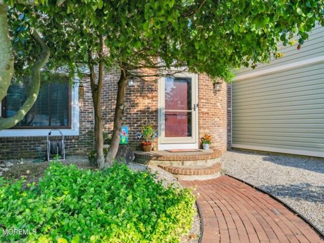 House for sale in Brick