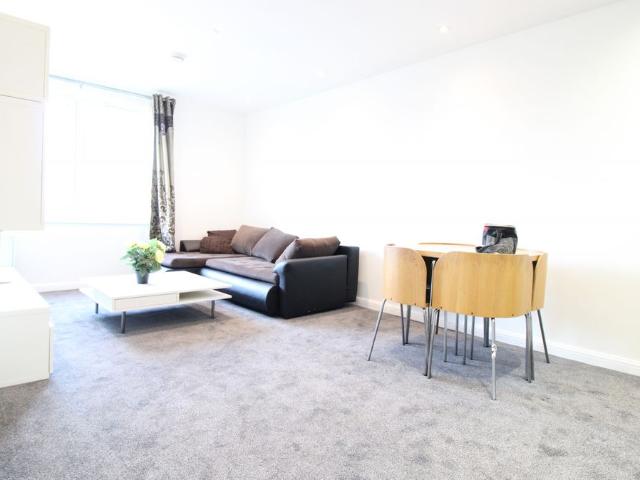 Apartment for rent in Slough