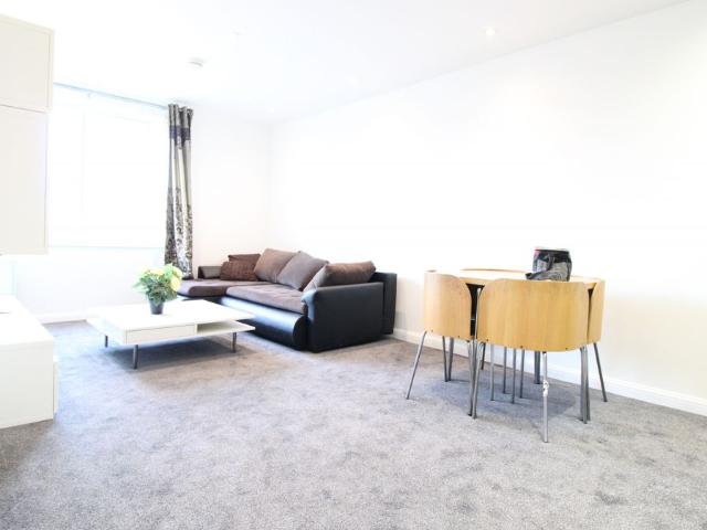 Studio for rent in Slough