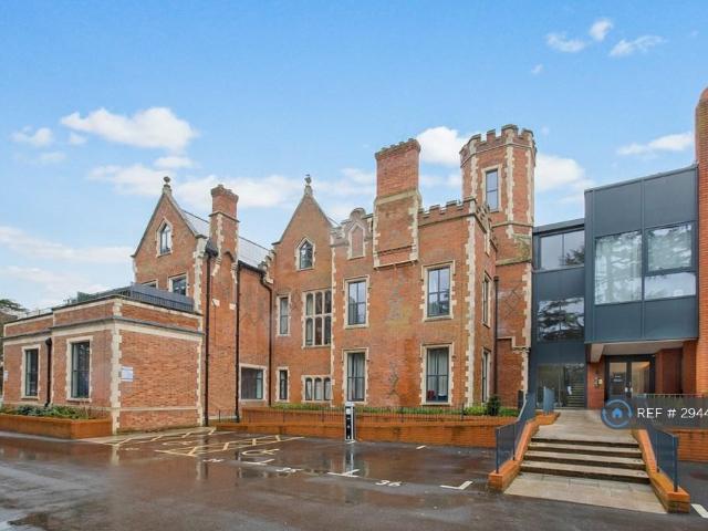Apartment for rent in Slough