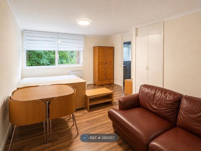 Studio for rent in Slough