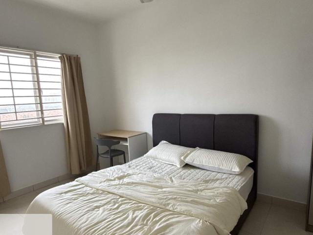 Room for rent in Petaling, Alam Impian