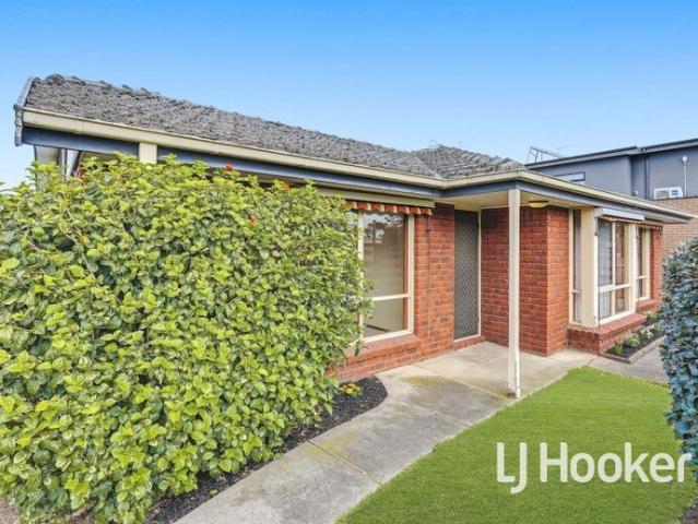 Apartment for sale in Cranbourne, Melbourne