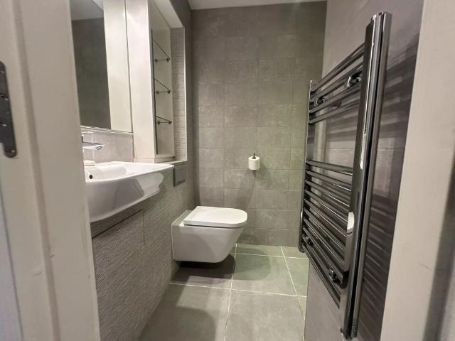 Studio for rent in Hyde Park, Leeds