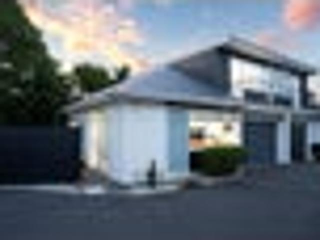 Apartment for sale in Heathcote, Canterbury