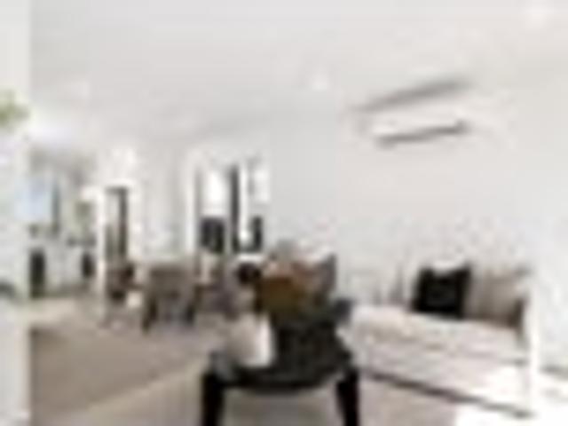 Townhouse for sale in Heathcote, Canterbury